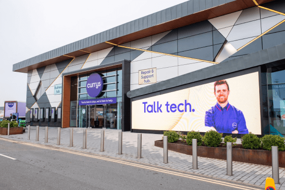 Picture of a modern Currys storefront